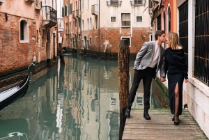 Zeitloses Venedig: Luxuriöses Fotoshooting mit einem lokalen Fotografen