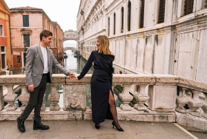Zeitloses Venedig: Luxuriöses Fotoshooting mit einem lokalen Fotografen