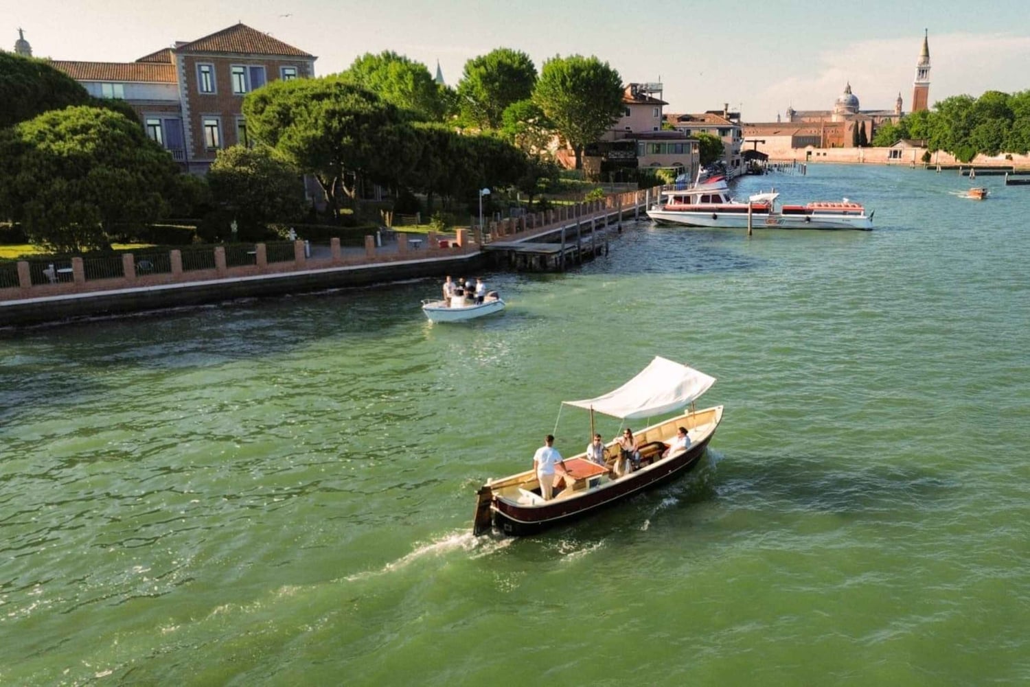 Giro in barca tipica nella laguna di venezia