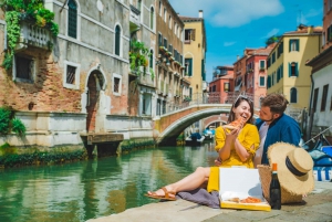 Traditional Italian Food and Venice Old Town Private Tour