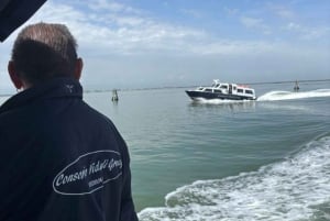 Privater Transfer vom Bahnhof nach San Marco und mehrsprachiger Guide