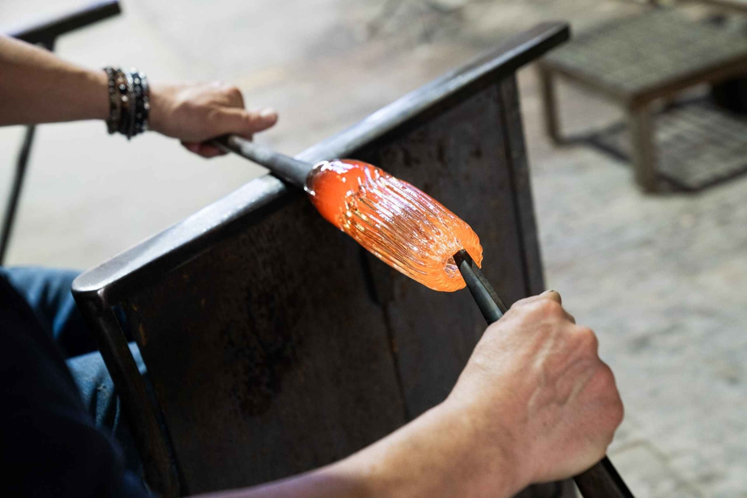 Viaja en el tiempo en Murano con un barco histórico veneciano