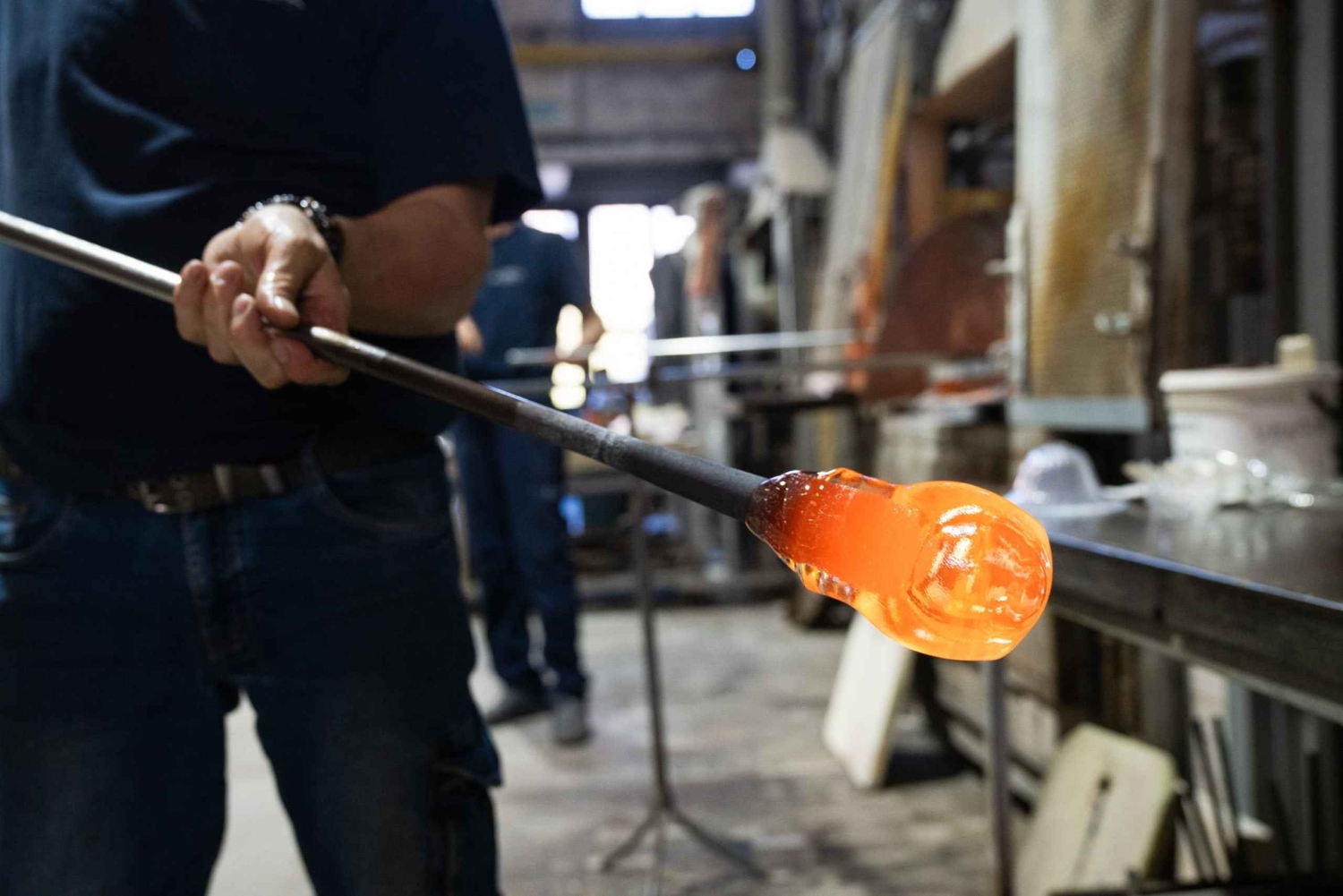 Viaja en el tiempo en Murano con un barco histórico veneciano
