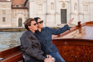 Viaja en el tiempo en Murano con un barco histórico veneciano