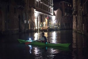 Unique night tour with sunset: Kayak in Venice with a guide