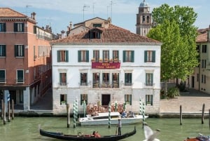 Venetian Gondola Serenade: A Romantic Journey Private