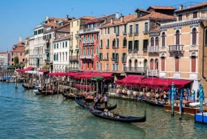 Venetian Gondola Serenade: A Romantic Journey Private