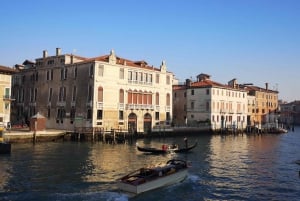 Venetian Gondola Serenade: A Romantic Journey Private