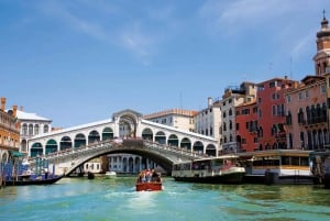 Venetian Gondola Serenade: A Romantic Journey Private