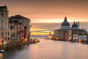 Venetian Gondola Serenade: A Romantic Journey Private