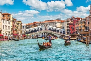 Venice Hidden Treasures: Walk & Gondola Ride