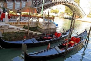 Venice Hidden Treasures: Walk & Gondola Ride