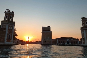 Venezia:Tour con aperitivo al tramonto