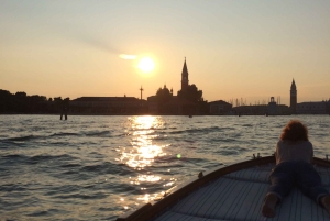Venezia:Tour con aperitivo al tramonto