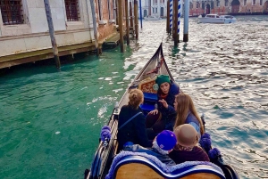Venice: 1-Hour Gondola Ride on the Grand Canal with Guide