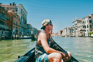 Venice: 1-Hour Gondola Ride on the Grand Canal with Guide
