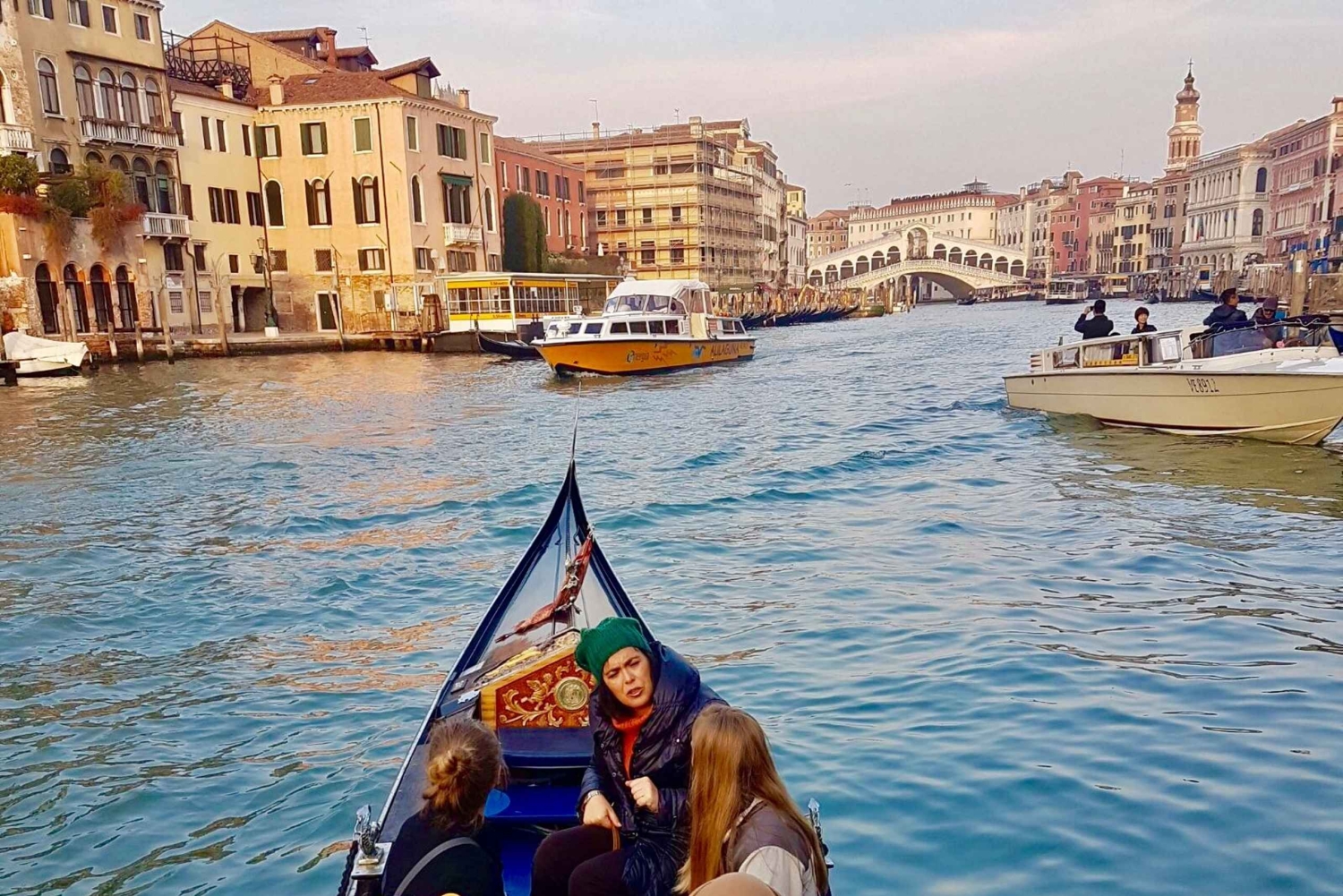 Wenecja: 30-minutowa przejażdżka gondolą po Wielkim Kanale z przewodnikiem