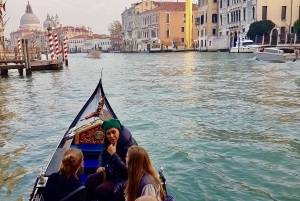 Wenecja: 30-minutowa przejażdżka gondolą po Wielkim Kanale z przewodnikiem