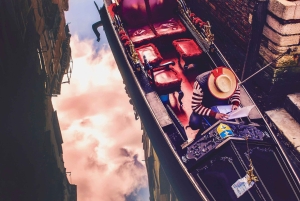 Wenecja: 30-minutowa przejażdżka gondolą po Wielkim Kanale z przewodnikiem