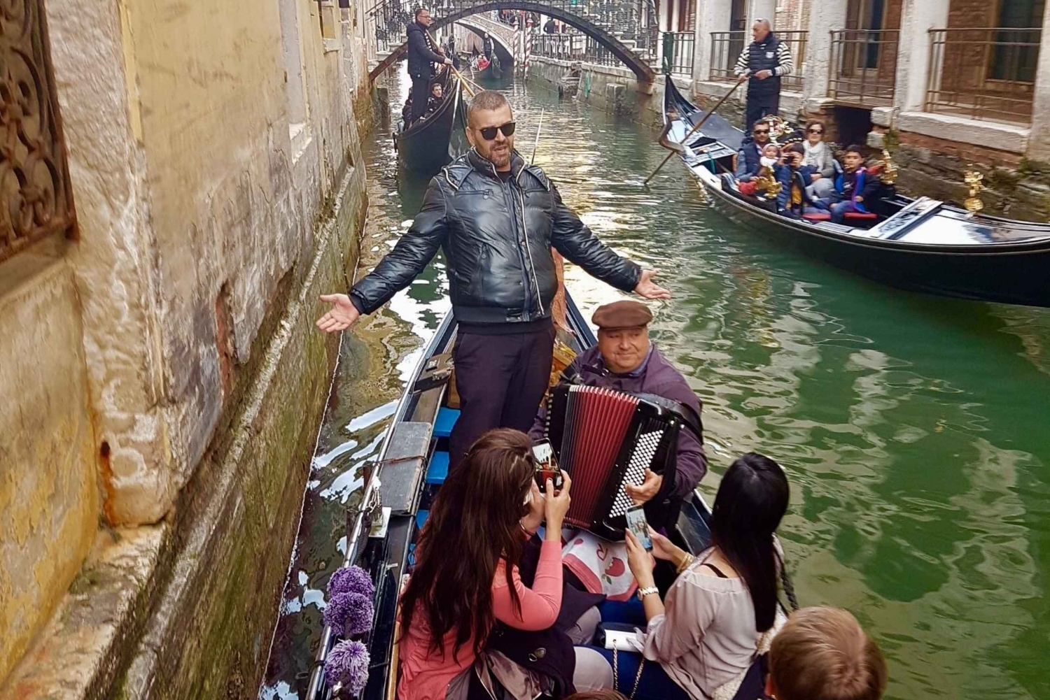 Venedig: 30-minuters gondoltur på Canal Grande med Serenade
