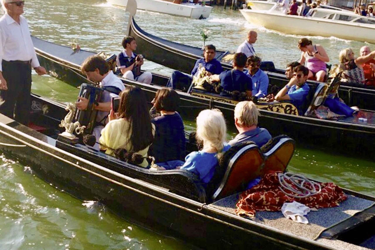 Venedig: 30-minuters gondoltur på Canal Grande med Serenade