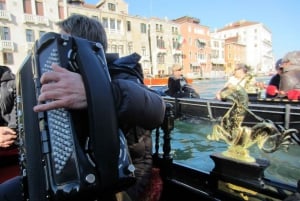 Venice: 30-Minute Gondola Ride on Grand Canal with Serenade