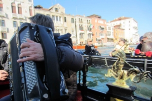 Venedig: 30-minuters gondoltur på Canal Grande med Serenade