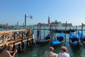 Venedig: 30-minuters gondoltur på Canal Grande med Serenade