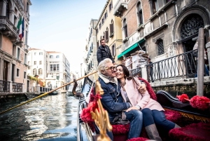 Venecia: 30 minutos de Encantador Paseo en Góndola