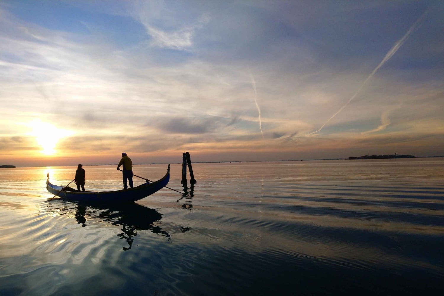 Veneza: passeio de barco entre sussurros de água e luz, uma realidade a ser descoberta