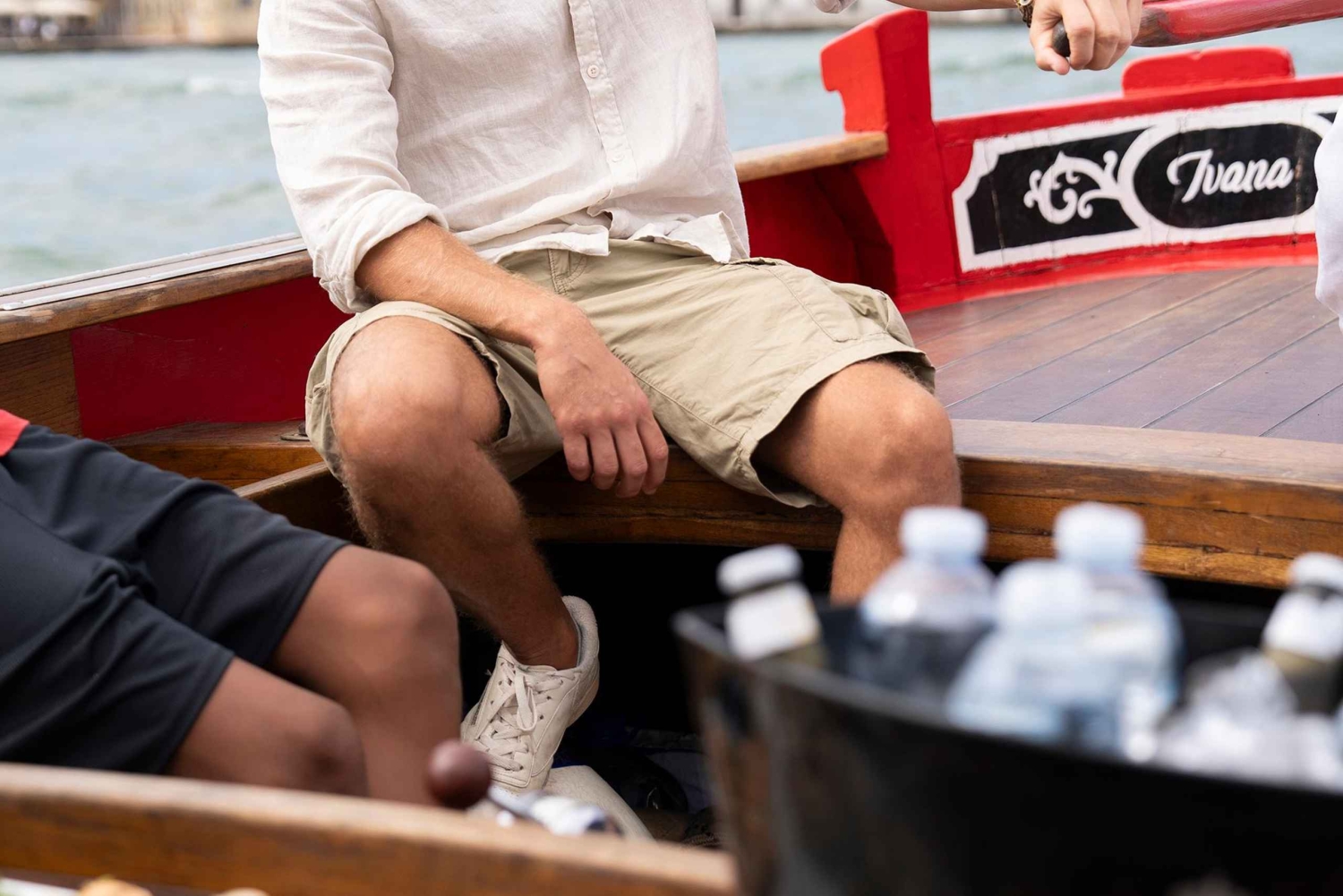 Wenecja o zachodzie słońca: wycieczka zabytkowym bragozzo z 1955 roku z aperitifem