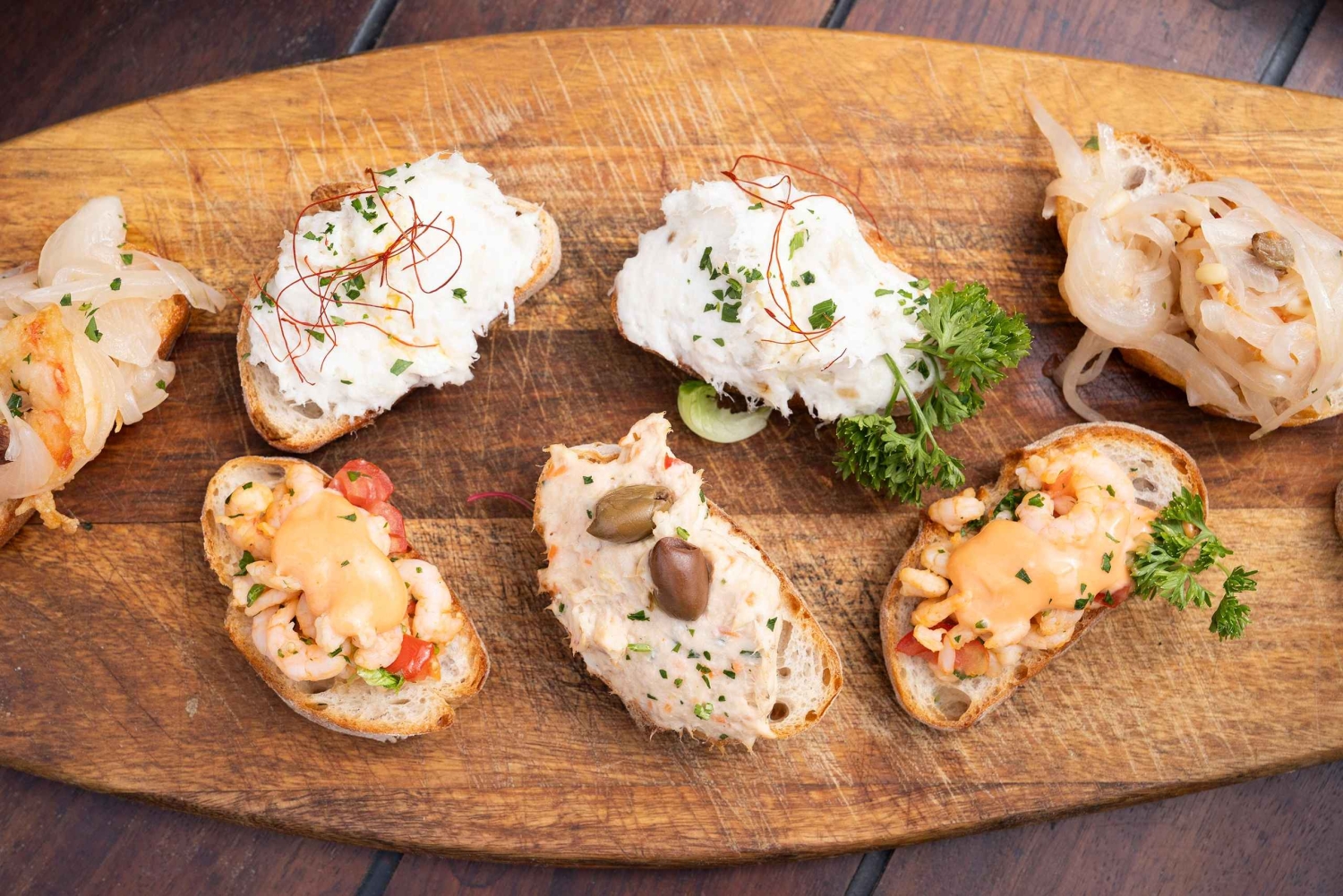 Wenecja o zachodzie słońca: wycieczka zabytkowym bragozzo z 1955 roku z aperitifem