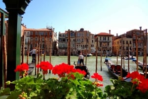 Venice: Basilica and Doge's Palace Tour with Gondola Ride