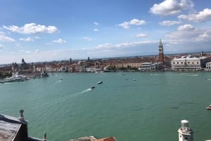 Venetië bij nacht: Tour in kleine groep met een deskundige lokale gids