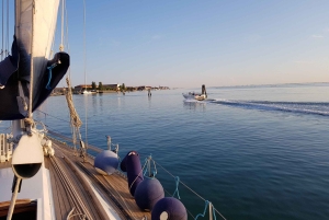 Venedig under sejl: Privat luksustur mellem San Marco, Murano og Burano