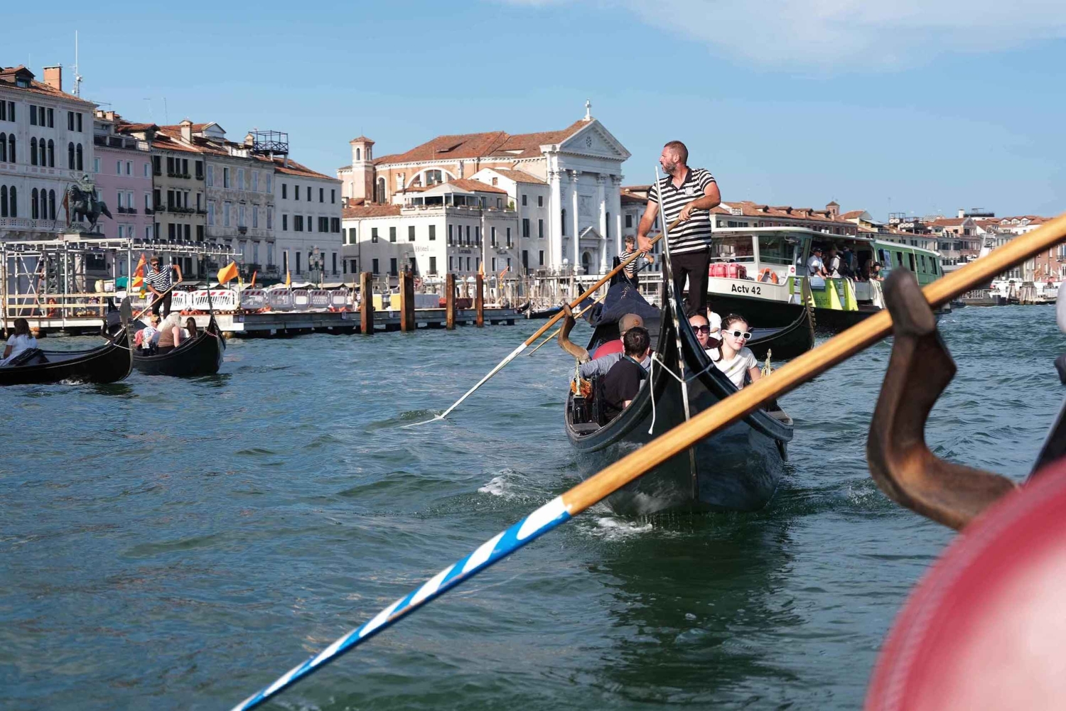 Wenecja: wycieczka piesza po mieście i przejażdżka kultową gondolą