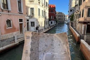 Venetsian kaupunkipako: 'Kerjäläinen ja viitta'