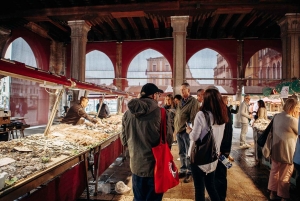 Wenecja: Wycieczka po mieście z ulicą św. Marka i przejażdżką gondolą