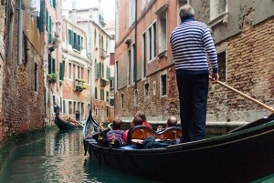 Wenecja: Wycieczka po mieście z ulicą św. Marka i przejażdżką gondolą