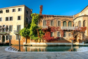 Venice: City Highlights Walking Tour with Optional Gondola