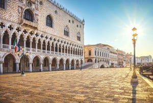 Venice: City Highlights Walking Tour with Optional Gondola