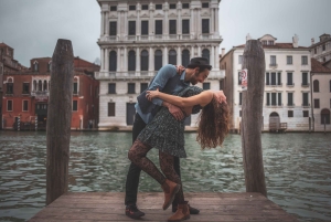 Venecia: Sesión de retratos urbanos con un fotógrafo profesional