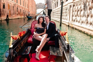 Venecia: Sesión de retratos urbanos con un fotógrafo profesional