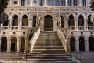 Venice: Doge's Palace, Bridge of Sighs & Prisons Guided Tour