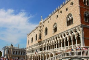 Venice: Doge's Palace, Bridge of Sighs & Prisons Guided Tour