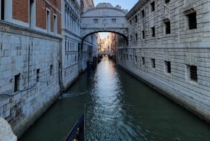 Venice: Doge's Palace and St Mark's Tour with Gondola Ride