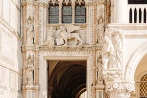 Wenecja: Pałac Dożów, przejażdżka gondolą i Bazylika św. Marka (opcja)