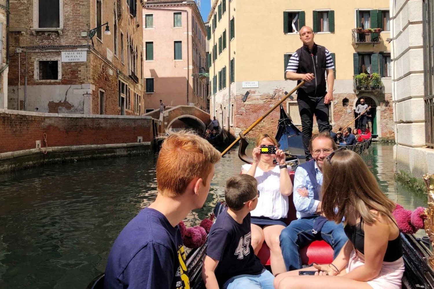 Venice: Doge's Palace Guided-Tour & Gondola Ride