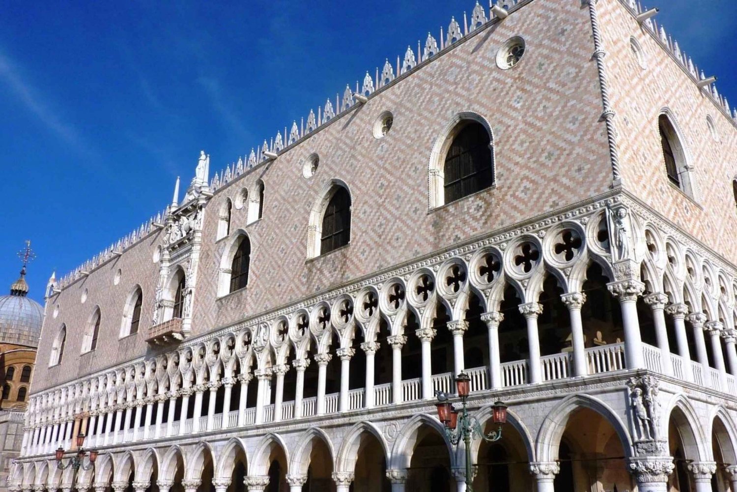 Venice: Doge's Palace Guided-Tour & Gondola Ride