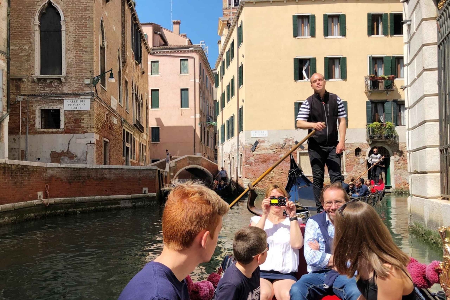 Venecia: Visita guiada del Palacio Ducal y paseo en góndola